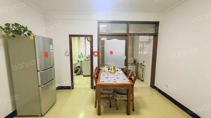 南北双通透两室两卫 干净整洁 拎包入住-餐厅
