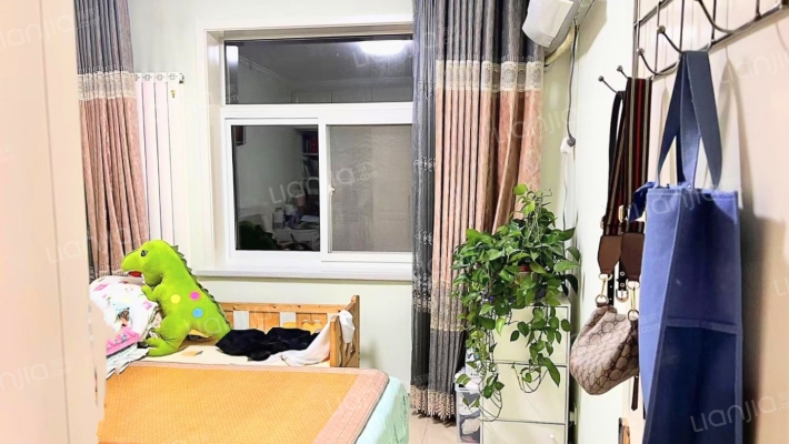 华丰小区 精装两居 南北通透 拎包入住-卧室B