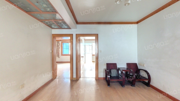 省体校单位宿舍二手房实景图