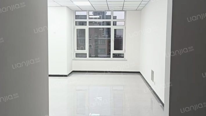 公园8090 70年loft 层高4.8米 两层面积 大窗户-卧室