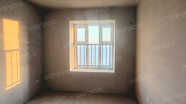 北京近的高档小区，门口838车站，进出京方便。三居室-卧室A