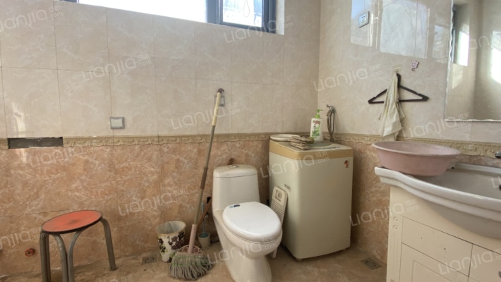 开发区 竹语堂 东户3层双拼别墅 大院户型 ＋60平-卫生间A