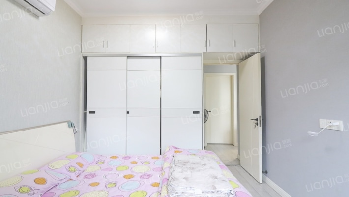上江北公园旁精装两室两厅 带家电家具拎包入住 可议价-卧室A