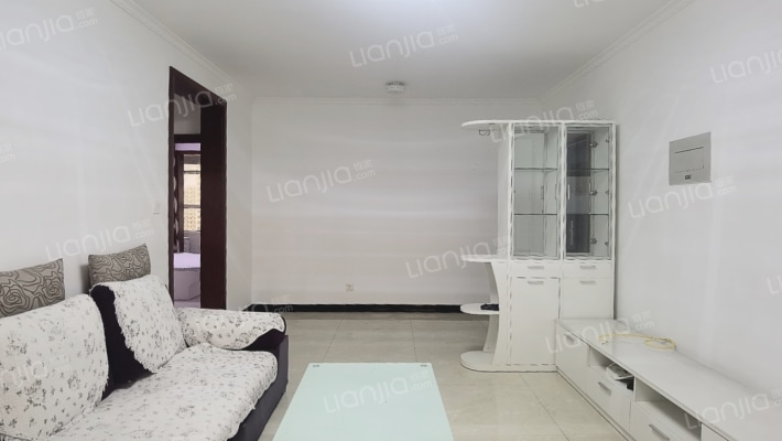 大社区，集体供暖，小区绿化优美，交通便利-餐厅