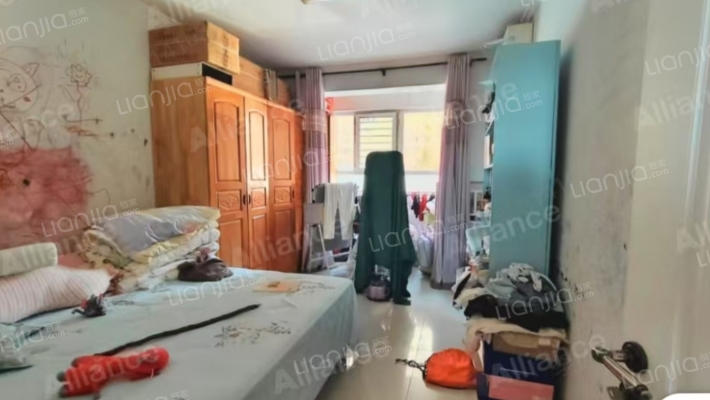 房子是低楼层，有装修，大产权，集中供暖。-卧室A