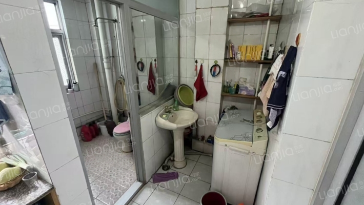 铝厂，70年大产权，满五唯一，方便看房-卫生间