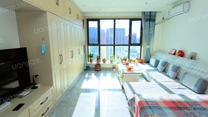 龙腾国际公寓精装拎包入住格局方正采光好-卧室