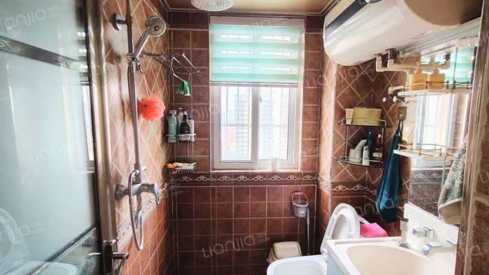 天龙小区 3室2厅 南 北-卫生间A