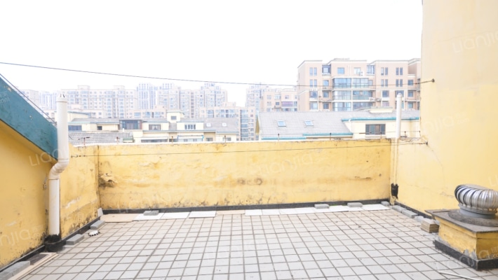 万达熙龙湾 一梯一户 精装修复式楼，带地暖，产权清晰-露台