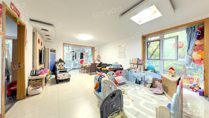 彩虹城三区二手房实景图