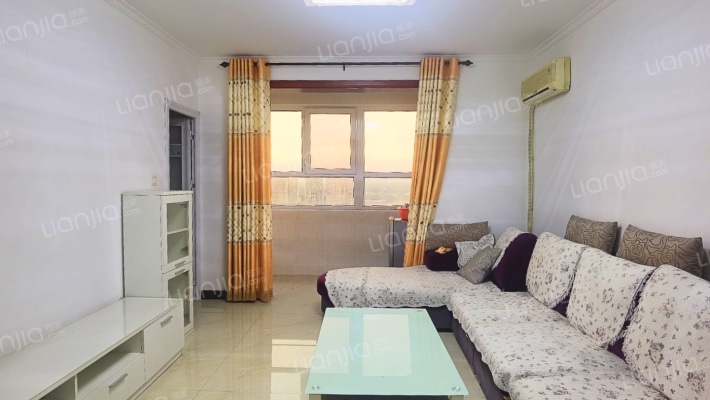 大社区，集体供暖，小区绿化优美，交通便利-客厅