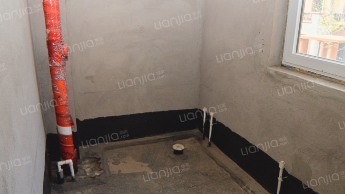 京都颐和城 5室2厅 南 北-卫生间D