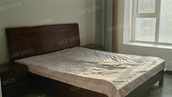 开发区中间层精装小两居满五唯一-卧室A