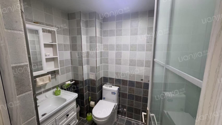 房本满二  电梯房 集中供暖 107国道旁出行方便-卫生间B