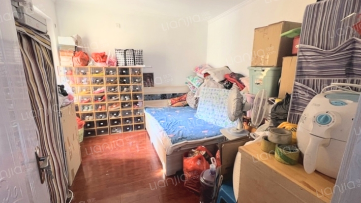 满两年没有抵押没有纠纷产权清晰中高层采光好-卧室A