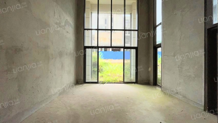 金阳新世界翡翠山二手房实景图