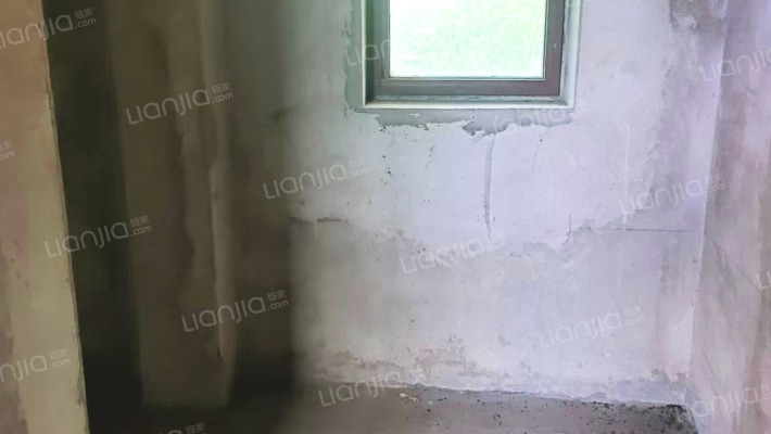 急售   名流丽苑别墅   满五可贷款，毛坯可以自由装修-卫生间A