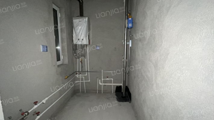 新小区，南北通透两居，人车分流-厨房