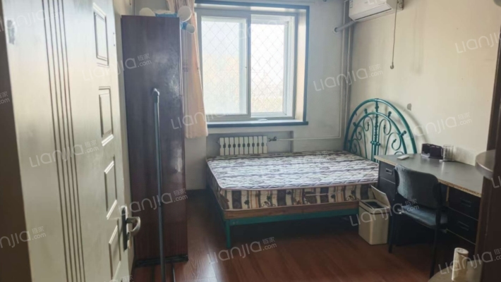 此房满五，带装修，税费比较低，交通便利，配套齐全-卧室B