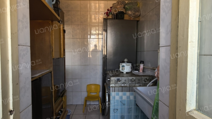 冠云路板楼社区 单位房公摊小 小区绿化高-厨房