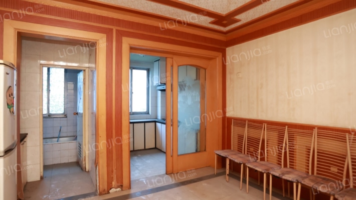 港中新村七区二手房实景图