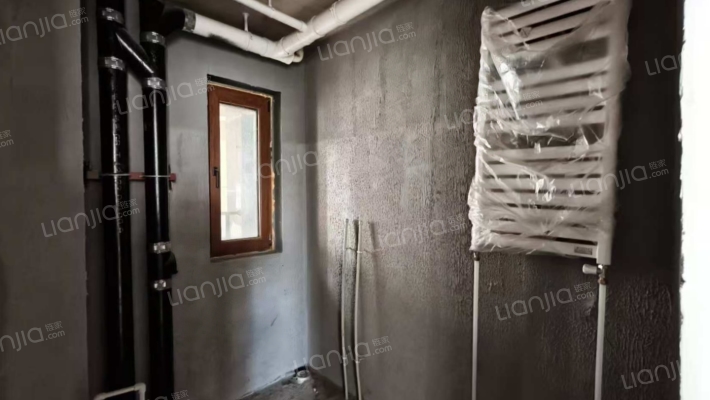 距离北京1900米 自住标准精装修 南北通透三居-卫生间