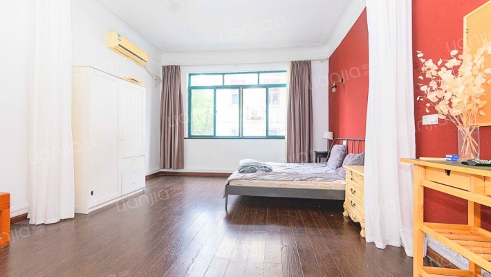 模范村二手房实景图