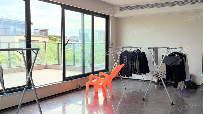 神州半岛九玺院二手房实景图