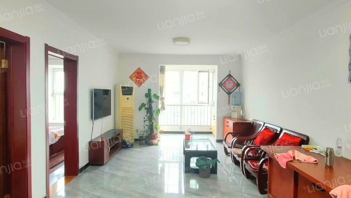 看房方便  中高楼层   采光充足-客厅