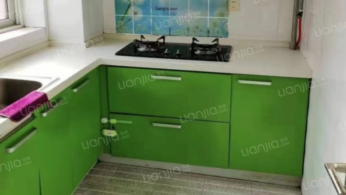 此房满五，集中供暖，交通便利，停车方便-厨房