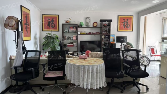 业主急售 出门既是德信公园 生活配套齐全 价格可议-客厅