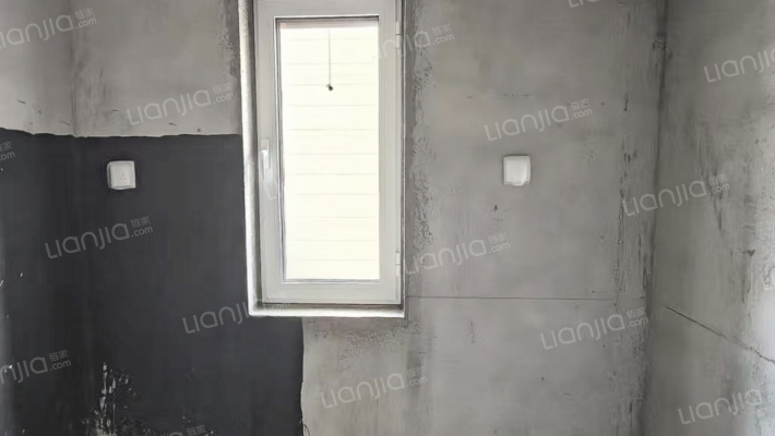 急售三利东区大三居，三阳开泰户型，价格美丽-卫生间A