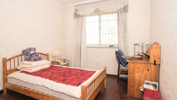 瑞景新城小区  房子三室两厅两卫   小区环境干净舒适-卧室B