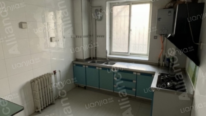 东兴南街，鹏润四季花园，南北通透，简装-厨房