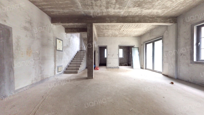 碧桂园生态城叠翠台二手房实景图