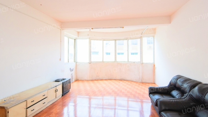 翠岩路81号二手房实景图