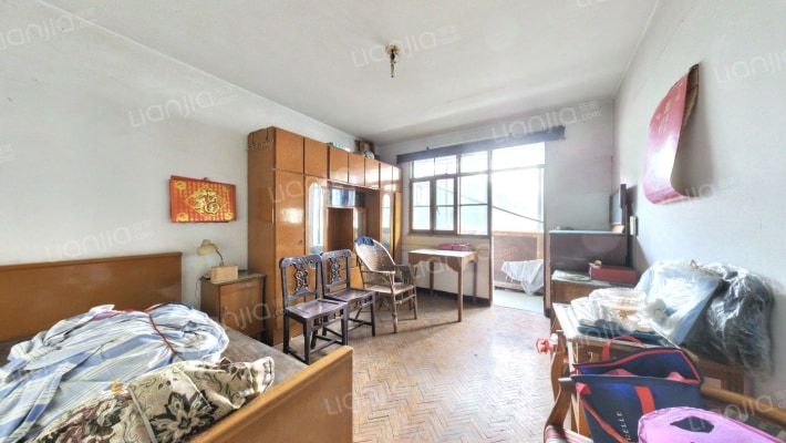 虹霞小区二手房实景图