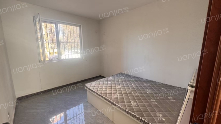 集中供暖 全天采光无遮挡 房本满二 107国道旁出行方便-卧室B