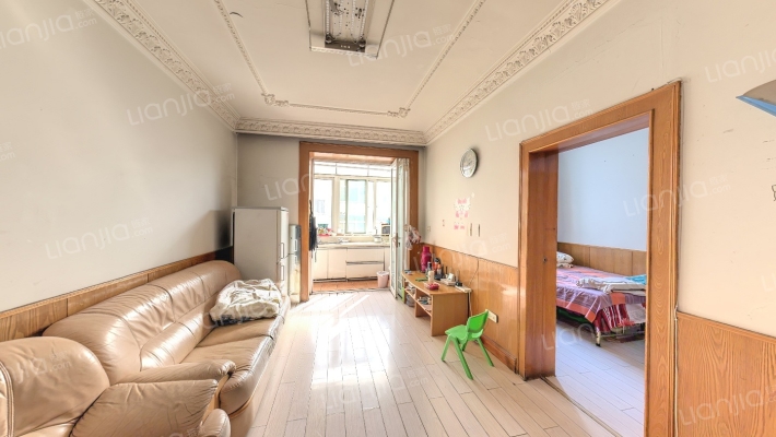 艺苑巷药材公司宿舍二手房实景图