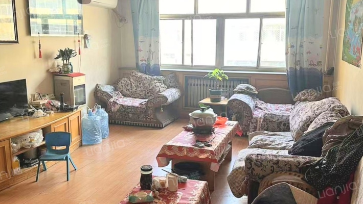 双塔明厨明卫 南北三居室 房本满五集中供暖-客厅