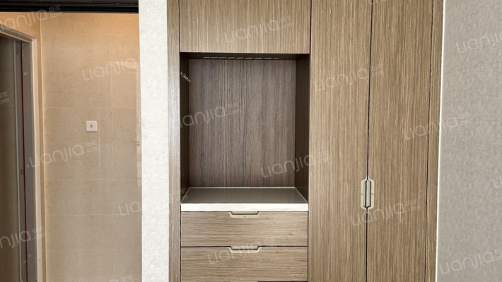 中船涿州府南向两居精装修交付，全屋品牌定制-玄关