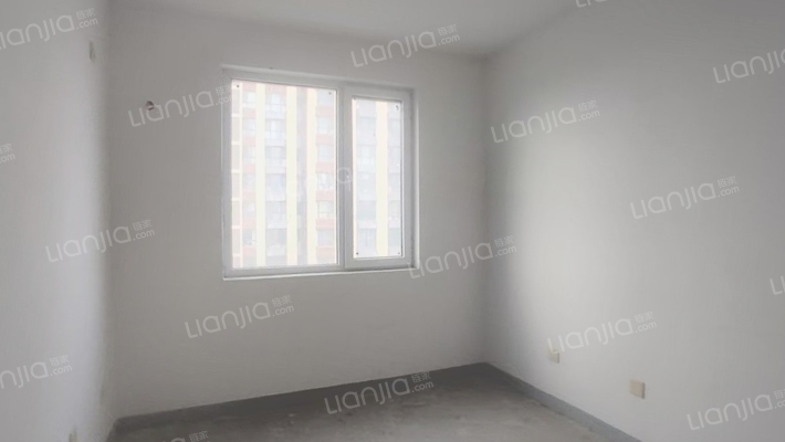 小区位于琉璃河检查站，107国道边，交通方便-卧室