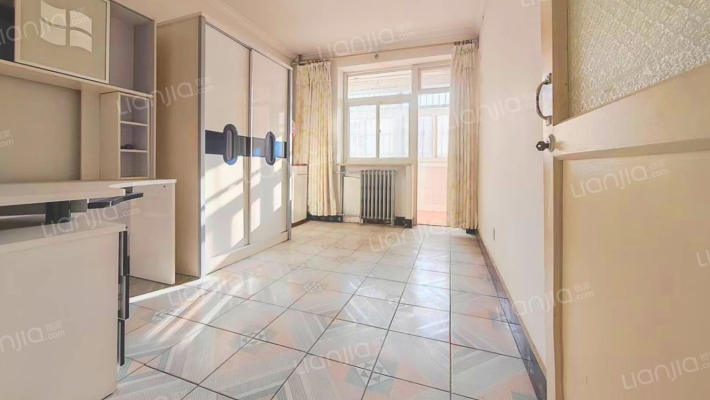 开发区南北通透三居室户型方正大社区集中供暖-卧室B