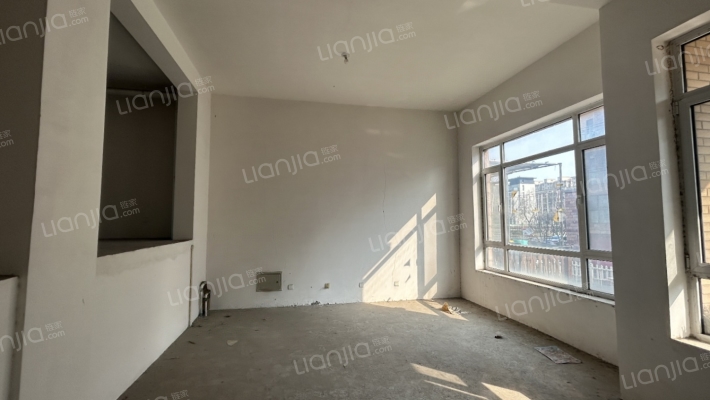 美林小镇二手房实景图