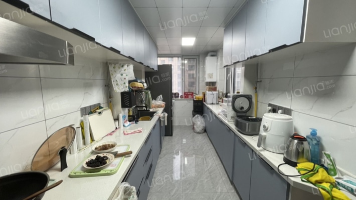 黄河路中医院旁 2018年电梯 精装修拎包入住通透户型-厨房