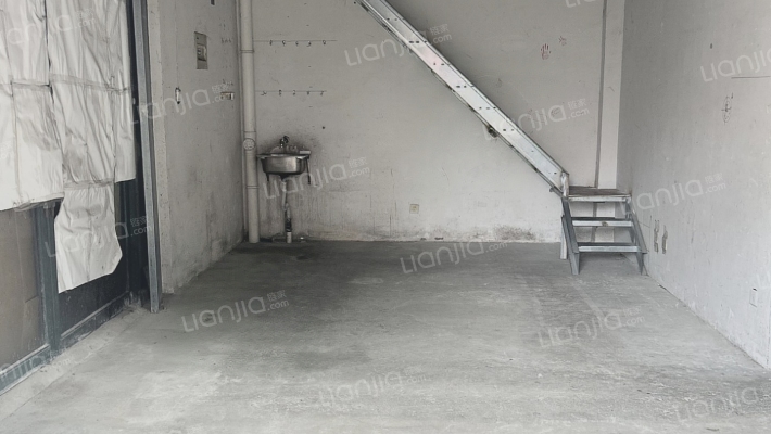 海门市汽车用品市场二手车大市场住宅二手房实景图