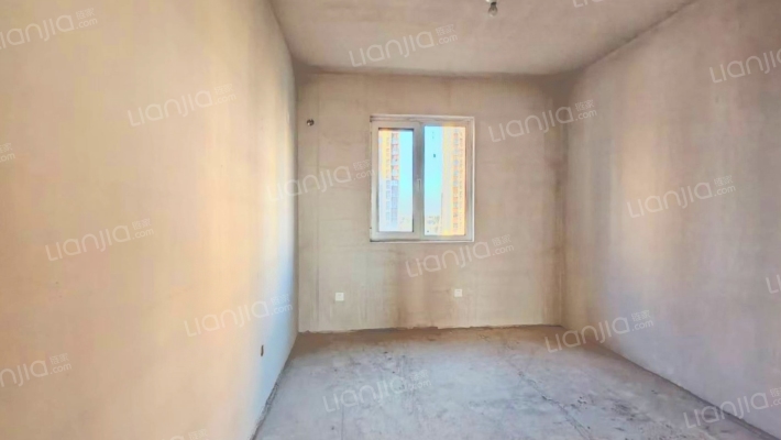 好户型三居诚意出售   价格合适-卧室C