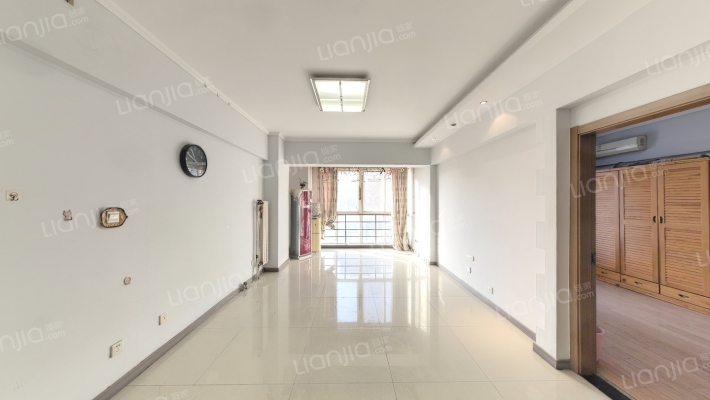 克拉上城二手房实景图