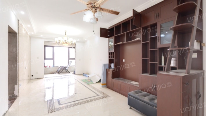 绿地滨湖国际八区二手房实景图