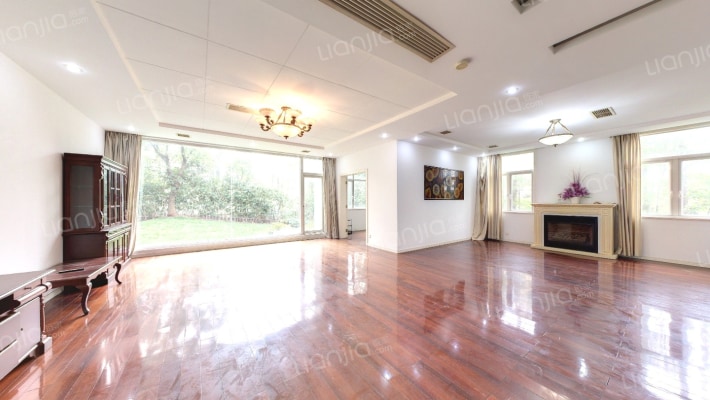 金爵别墅二手房实景图